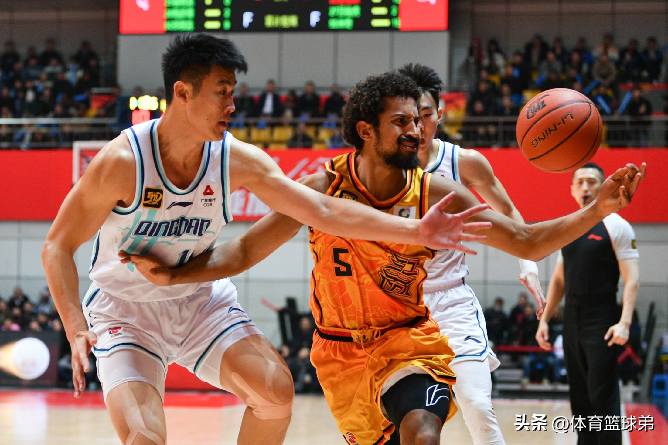 开云app-山东男篮发布备战花絮；集结日官宣签约；葡超任务艰巨；临场指挥获称赞(山东篮球俱乐部)